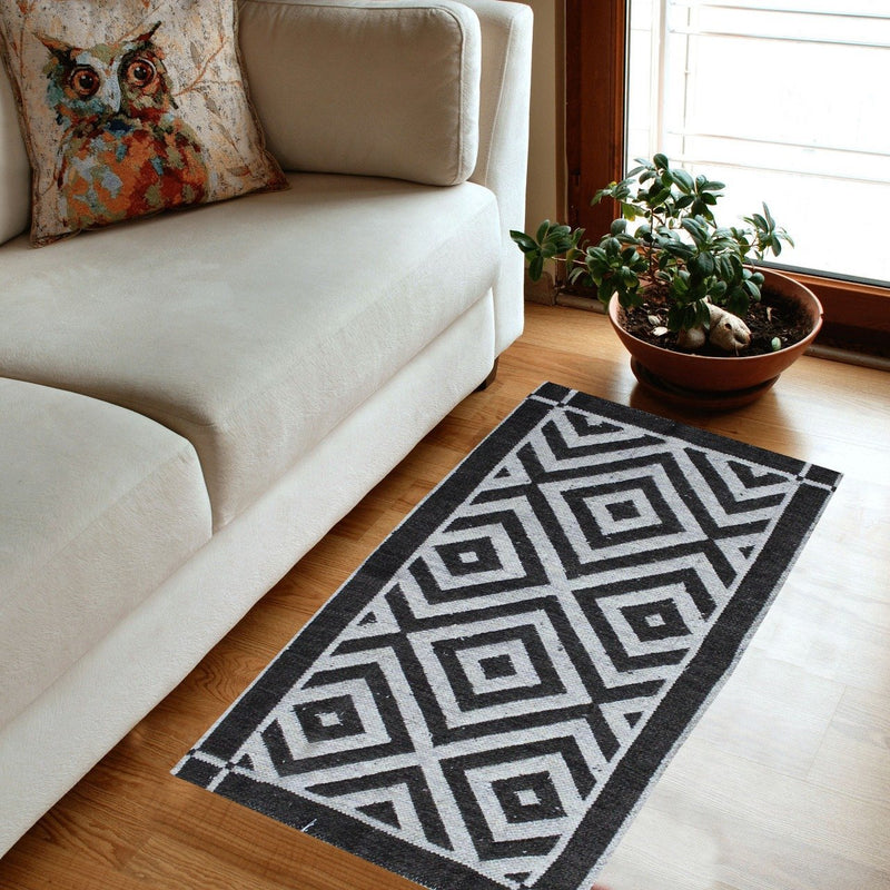Rhombus - Hand-woven Woolen Rug - Double Seam - 2' x 3' - zeests.com - Best place for furniture, home decor and all you need